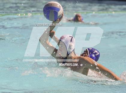 Thumbnail 2 in American vs. San Leandro photogallery.
