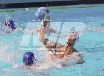 Thumbnail 2 in American vs. San Leandro photogallery.