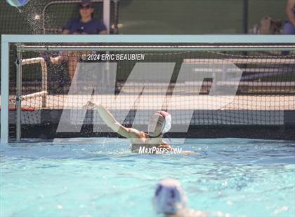 Thumbnail 2 in American vs. San Leandro photogallery.