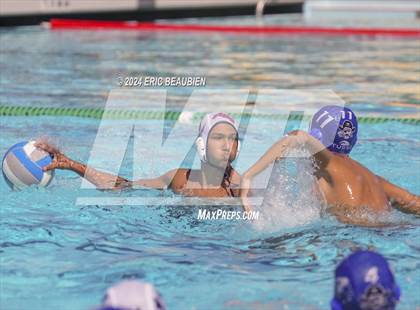 Thumbnail 2 in American vs. San Leandro photogallery.