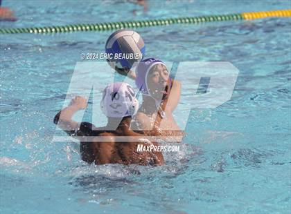 Thumbnail 2 in American vs. San Leandro photogallery.