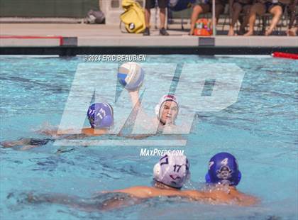 Thumbnail 2 in American vs. San Leandro photogallery.