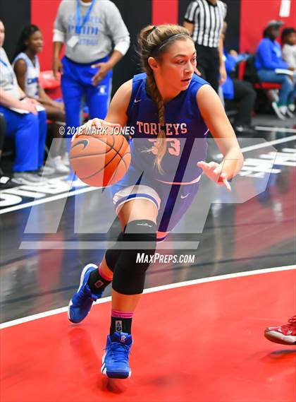 Thumbnail 3 in Campbell vs. La Jolla Country Day (Nike Tournament of Champions) photogallery.