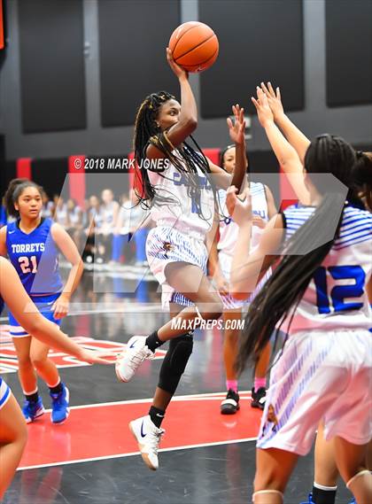 Thumbnail 2 in Campbell vs. La Jolla Country Day (Nike Tournament of Champions) photogallery.