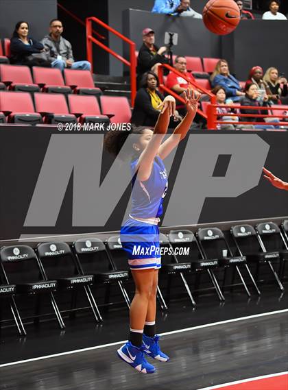 Thumbnail 3 in Campbell vs. La Jolla Country Day (Nike Tournament of Champions) photogallery.