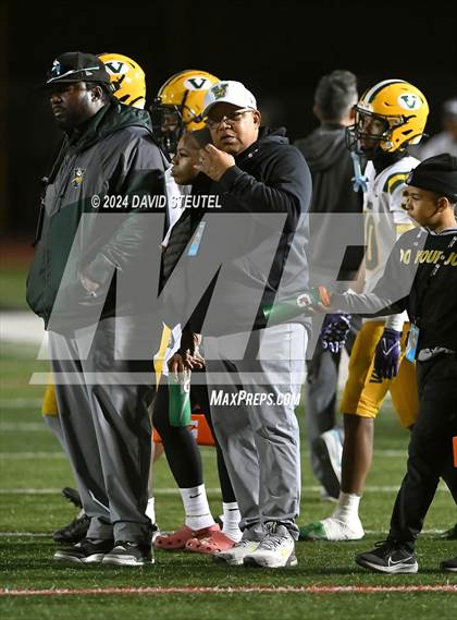 Thumbnail 2 in Vanden vs. Rio Hondo Prep (CIF State Div. 3-A Final) photogallery.