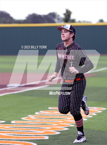 Thumbnail 2 in Grand Saline vs Commerce photogallery.