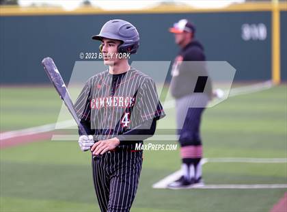 Thumbnail 2 in Grand Saline vs Commerce photogallery.