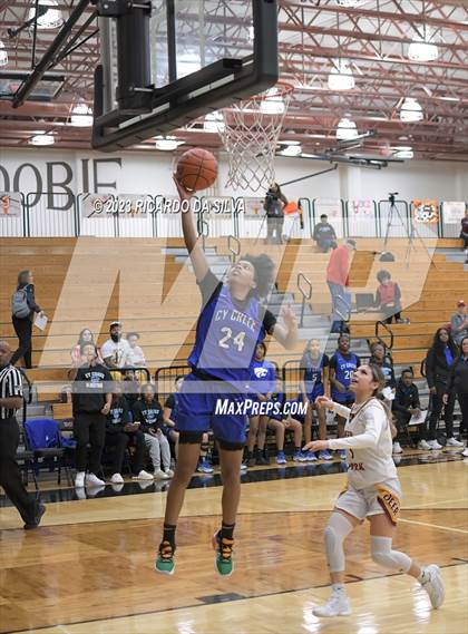 Thumbnail 3 in Cypress Creek vs Deer Park (McDonald's Texas Invitational) photogallery.