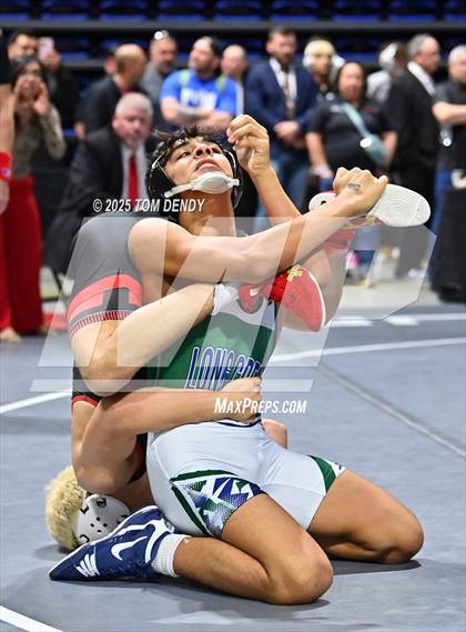 Thumbnail 1 in UIL Wrestling 5A-6A Finals (3rd-5th Place Bouts) photogallery.