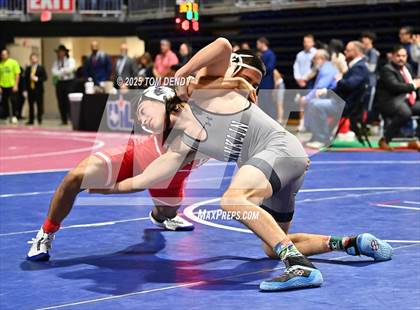Thumbnail 2 in UIL Wrestling 5A-6A Finals (3rd-5th Place Bouts) photogallery.