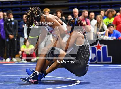 Thumbnail 2 in UIL Wrestling 5A-6A Finals (3rd-5th Place Bouts) photogallery.
