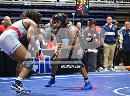 Thumbnail 3 in UIL Wrestling 5A-6A Finals (3rd-5th Place Bouts) photogallery.