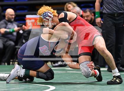 Thumbnail 2 in UIL Wrestling 5A-6A Finals (3rd-5th Place Bouts) photogallery.