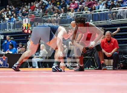 Thumbnail 3 in UIL Wrestling 5A-6A Finals (3rd-5th Place Bouts) photogallery.