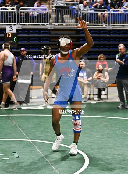 Thumbnail 1 in UIL Wrestling 5A-6A Finals (3rd-5th Place Bouts) photogallery.