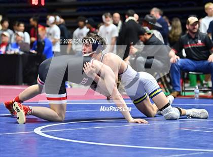Thumbnail 2 in UIL Wrestling 5A-6A Finals (3rd-5th Place Bouts) photogallery.