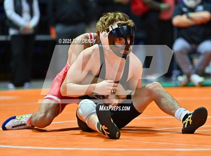 Thumbnail 1 in UIL Wrestling 5A-6A Finals (3rd-5th Place Bouts) photogallery.