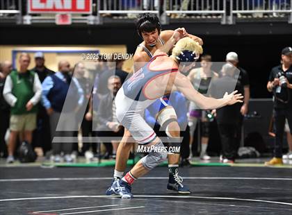Thumbnail 2 in UIL Wrestling 5A-6A Finals (3rd-5th Place Bouts) photogallery.