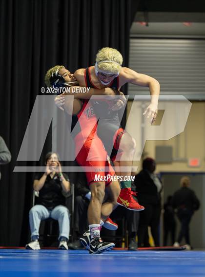 Thumbnail 2 in UIL Wrestling 5A-6A Finals (3rd-5th Place Bouts) photogallery.