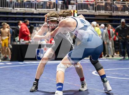 Thumbnail 2 in UIL Wrestling 5A-6A Finals (3rd-5th Place Bouts) photogallery.
