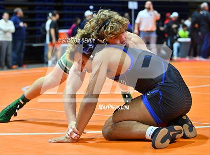 Thumbnail 3 in UIL Wrestling 5A-6A Finals (3rd-5th Place Bouts) photogallery.