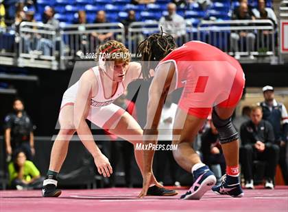 Thumbnail 1 in UIL Wrestling 5A-6A Finals (3rd-5th Place Bouts) photogallery.