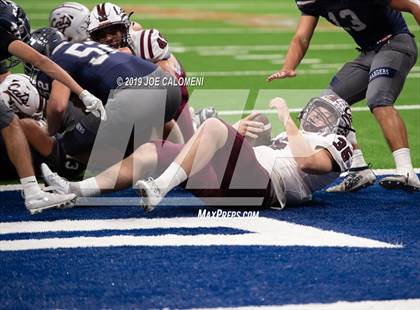 Thumbnail 2 in Calallen vs  Boerne-Champion (Class 5A Division I Quarterfinals) photogallery.