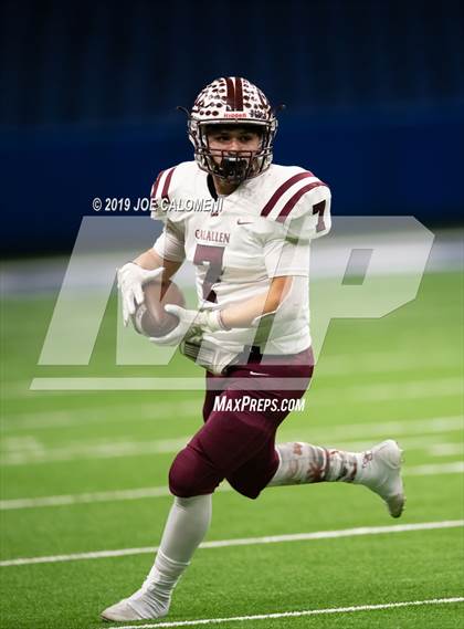Thumbnail 1 in Calallen vs  Boerne-Champion (Class 5A Division I Quarterfinals) photogallery.