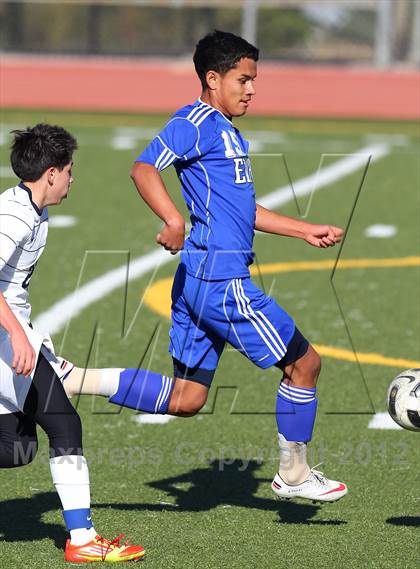Thumbnail 3 in East Valley vs. Notre Dame (Valley Kickoff Classic) photogallery.