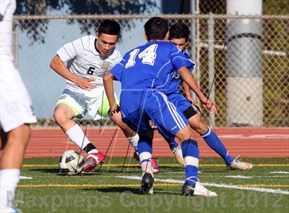Thumbnail 3 in East Valley vs. Notre Dame (Valley Kickoff Classic) photogallery.