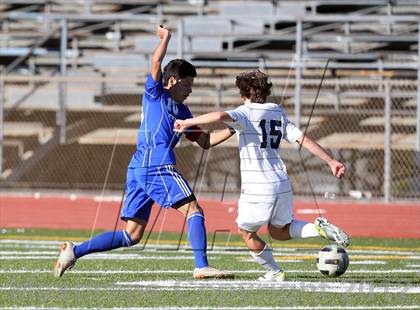 Thumbnail 2 in East Valley vs. Notre Dame (Valley Kickoff Classic) photogallery.