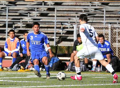 Thumbnail 2 in East Valley vs. Notre Dame (Valley Kickoff Classic) photogallery.