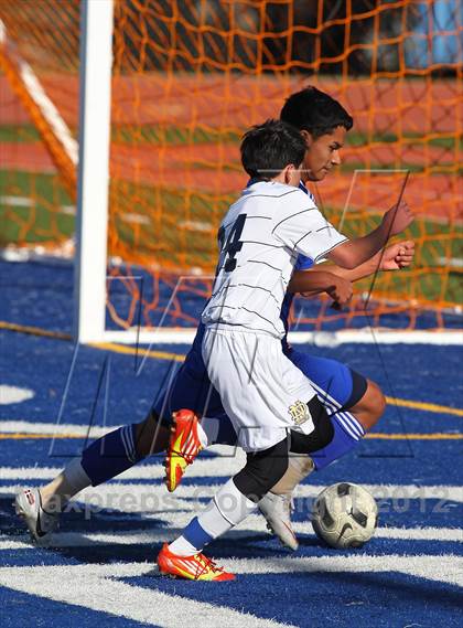 Thumbnail 2 in East Valley vs. Notre Dame (Valley Kickoff Classic) photogallery.