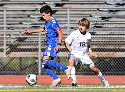 Thumbnail 3 in East Valley vs. Notre Dame (Valley Kickoff Classic) photogallery.