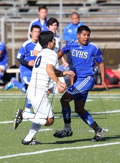 Thumbnail 1 in East Valley vs. Notre Dame (Valley Kickoff Classic) photogallery.