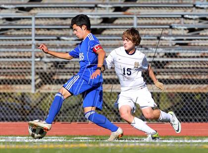 Thumbnail 1 in East Valley vs. Notre Dame (Valley Kickoff Classic) photogallery.