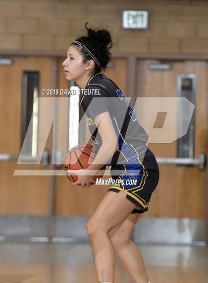 Thumbnail 2 in Del Campo vs. Yuba City (Lincoln Invitational) photogallery.