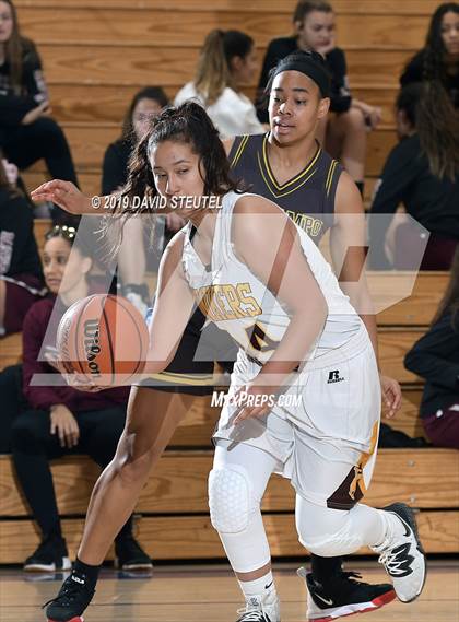 Thumbnail 2 in Del Campo vs. Yuba City (Lincoln Invitational) photogallery.