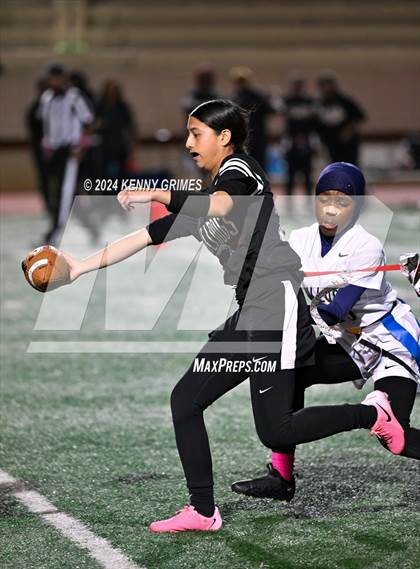Thumbnail 3 in Decatur vs. Tri-Cities photogallery.