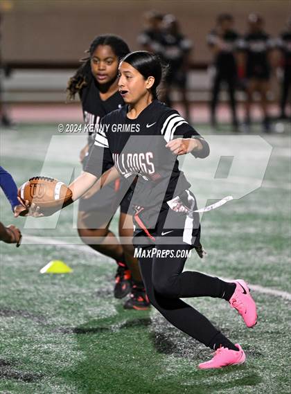 Thumbnail 2 in Decatur vs. Tri-Cities photogallery.