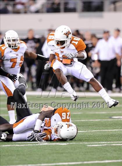 Thumbnail 2 in West Mesquite vs. Wylie (4A Division 1 Region 2 Semifinals) photogallery.