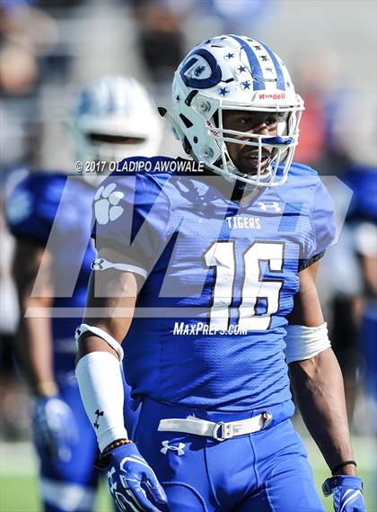 Thumbnail 2 in Gunter vs. Daingerfield (UIL 3A Area Playoff) photogallery.