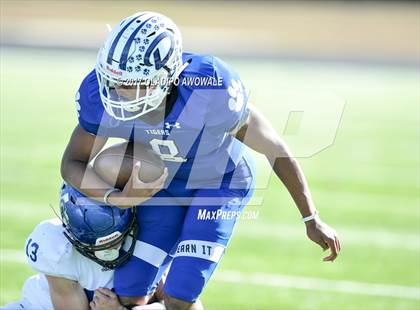 Thumbnail 3 in Gunter vs. Daingerfield (UIL 3A Area Playoff) photogallery.