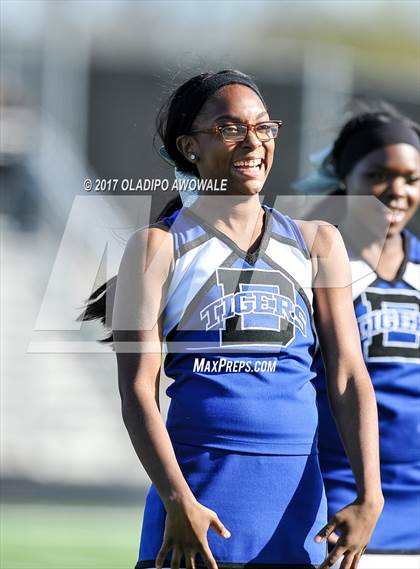 Thumbnail 1 in Gunter vs. Daingerfield (UIL 3A Area Playoff) photogallery.