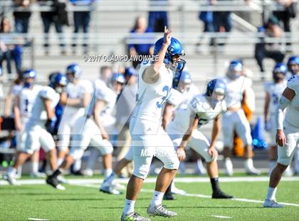 Thumbnail 3 in Gunter vs. Daingerfield (UIL 3A Area Playoff) photogallery.