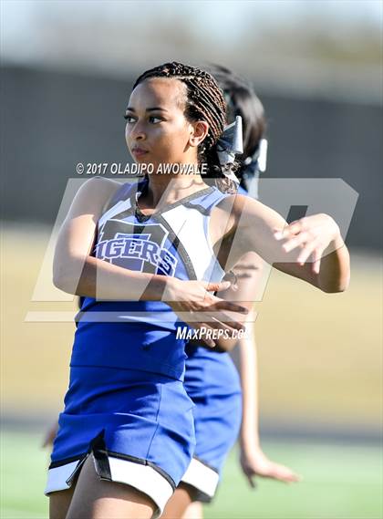 Thumbnail 3 in Gunter vs. Daingerfield (UIL 3A Area Playoff) photogallery.