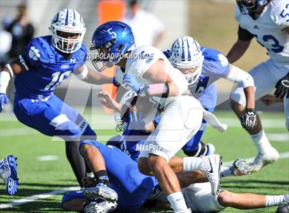 Thumbnail 1 in Gunter vs. Daingerfield (UIL 3A Area Playoff) photogallery.