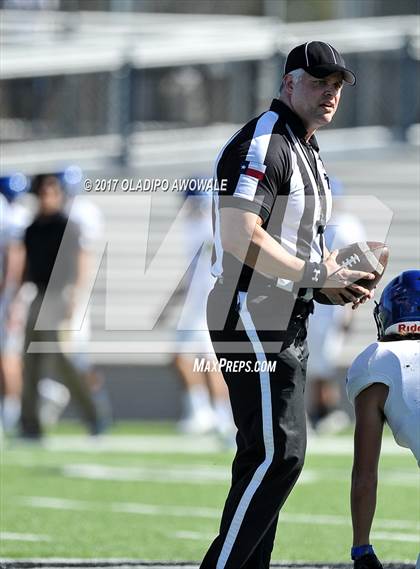 Thumbnail 3 in Gunter vs. Daingerfield (UIL 3A Area Playoff) photogallery.