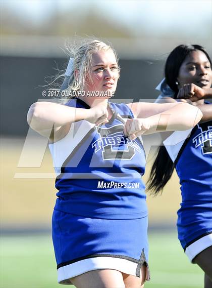 Thumbnail 2 in Gunter vs. Daingerfield (UIL 3A Area Playoff) photogallery.